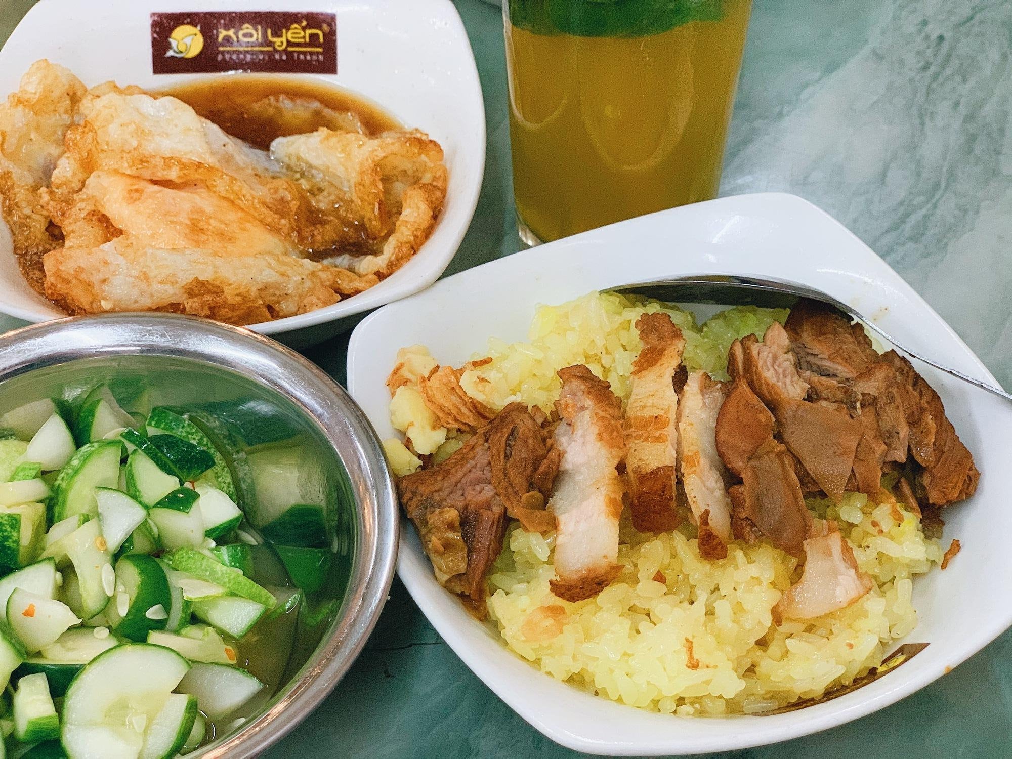The renowned Xoi Yen restaurant serves sticky rice early morning to late night, making it a beloved spot in Hanoi’s Old Quarter